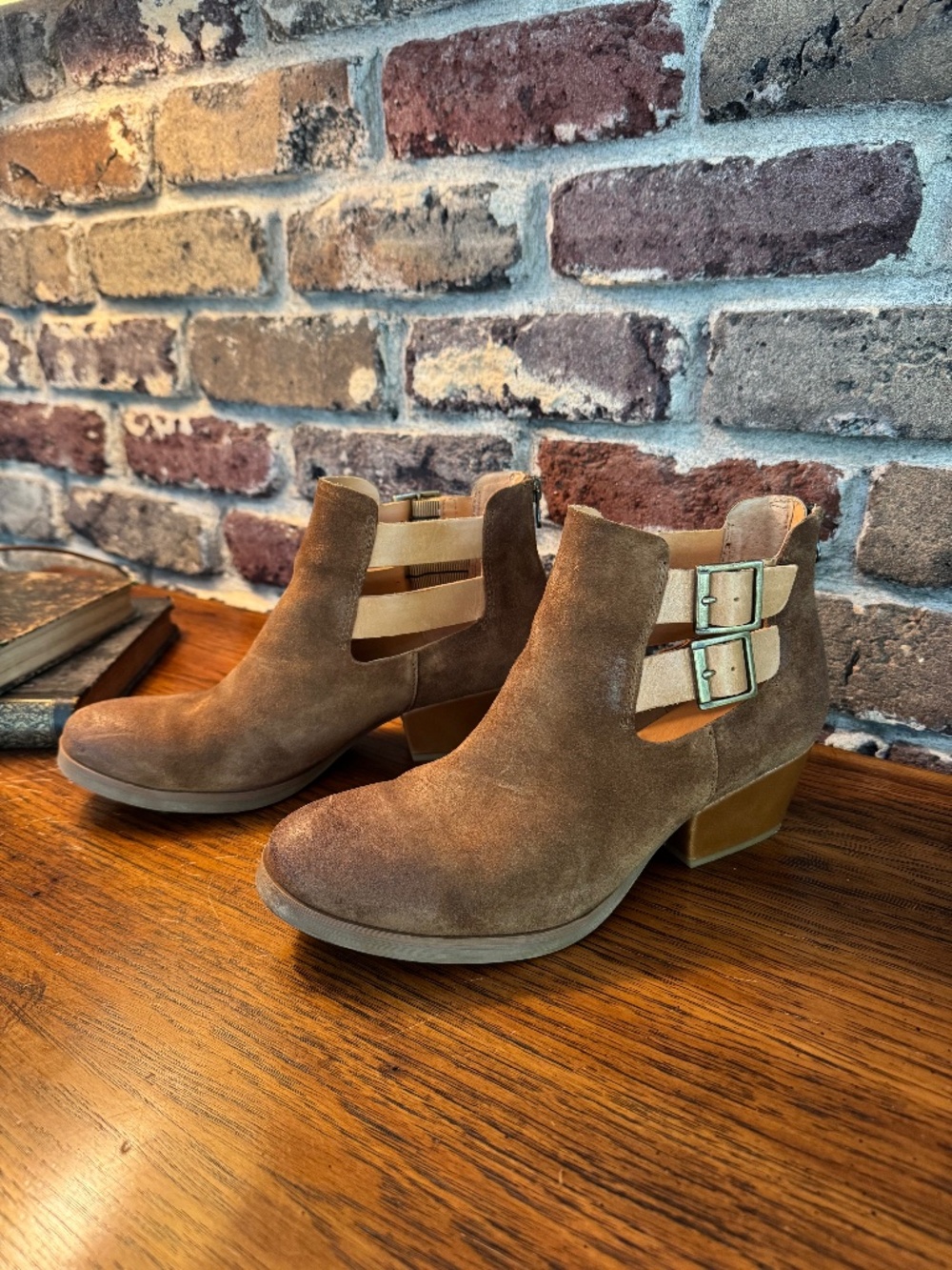 🤍 KORKS by Kork-Ease Gabriela Leather Booties Tan Buckle Cutout Sz 8.5M